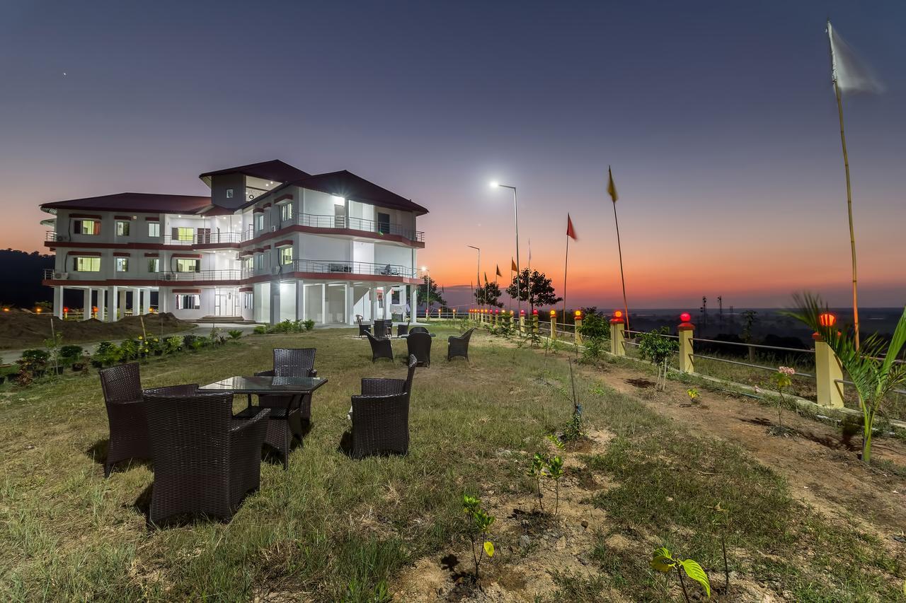 La Vue Resort Kāziranga Esterno foto