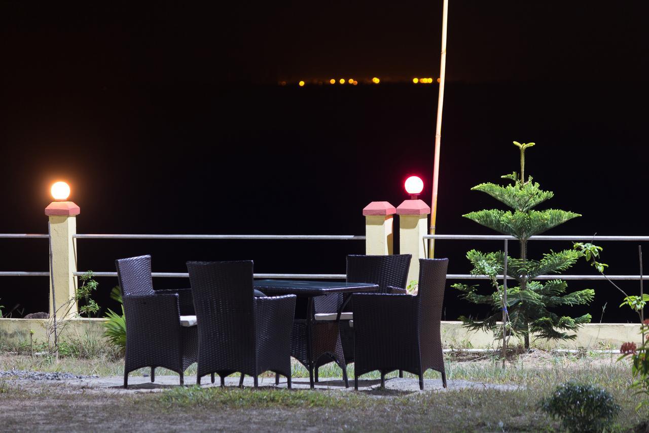 La Vue Resort Kāziranga Esterno foto