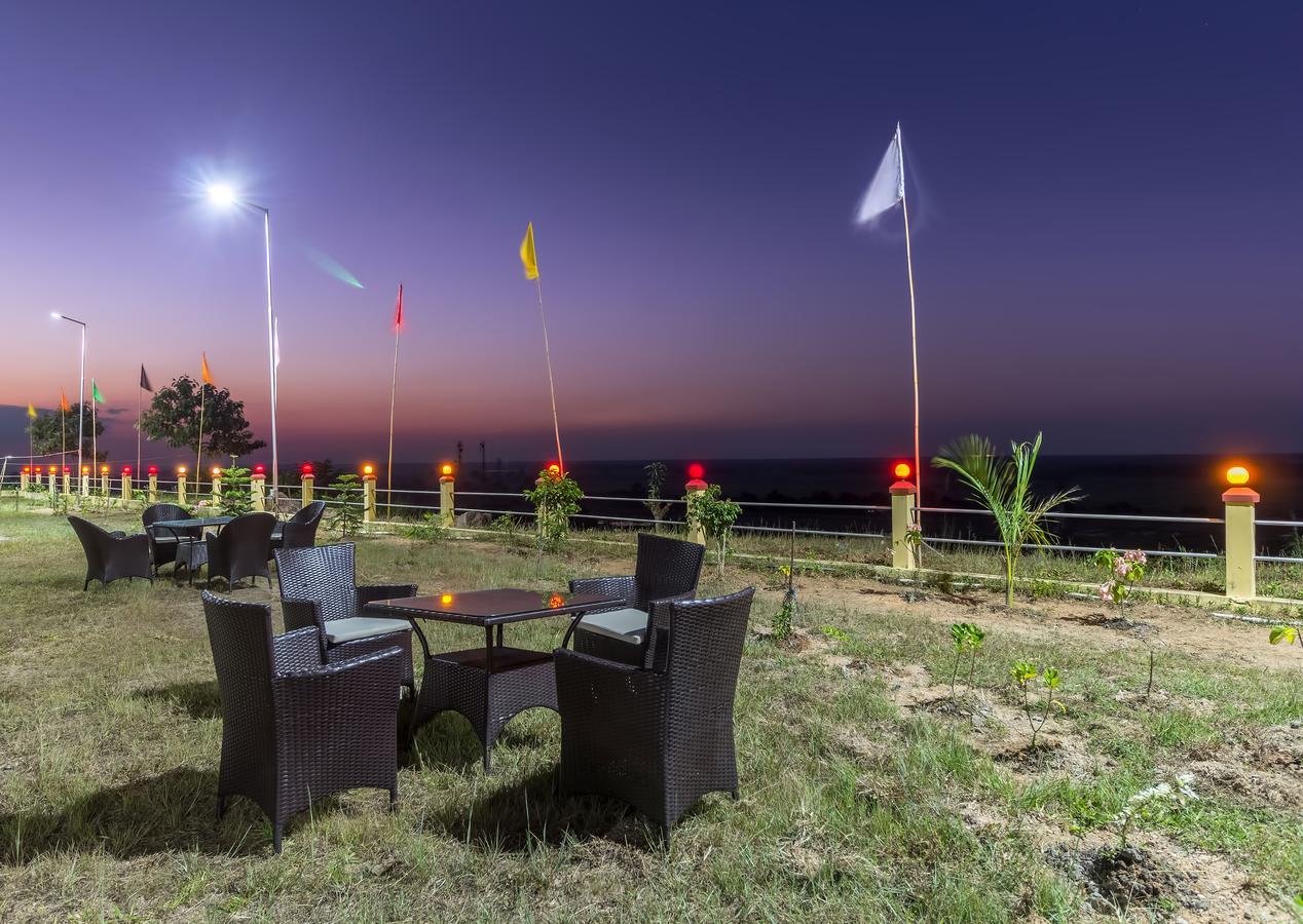 La Vue Resort Kāziranga Esterno foto