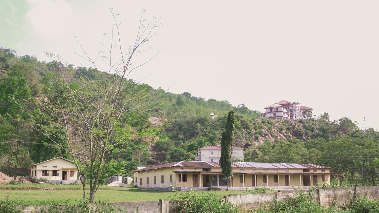 La Vue Resort Kāziranga Esterno foto