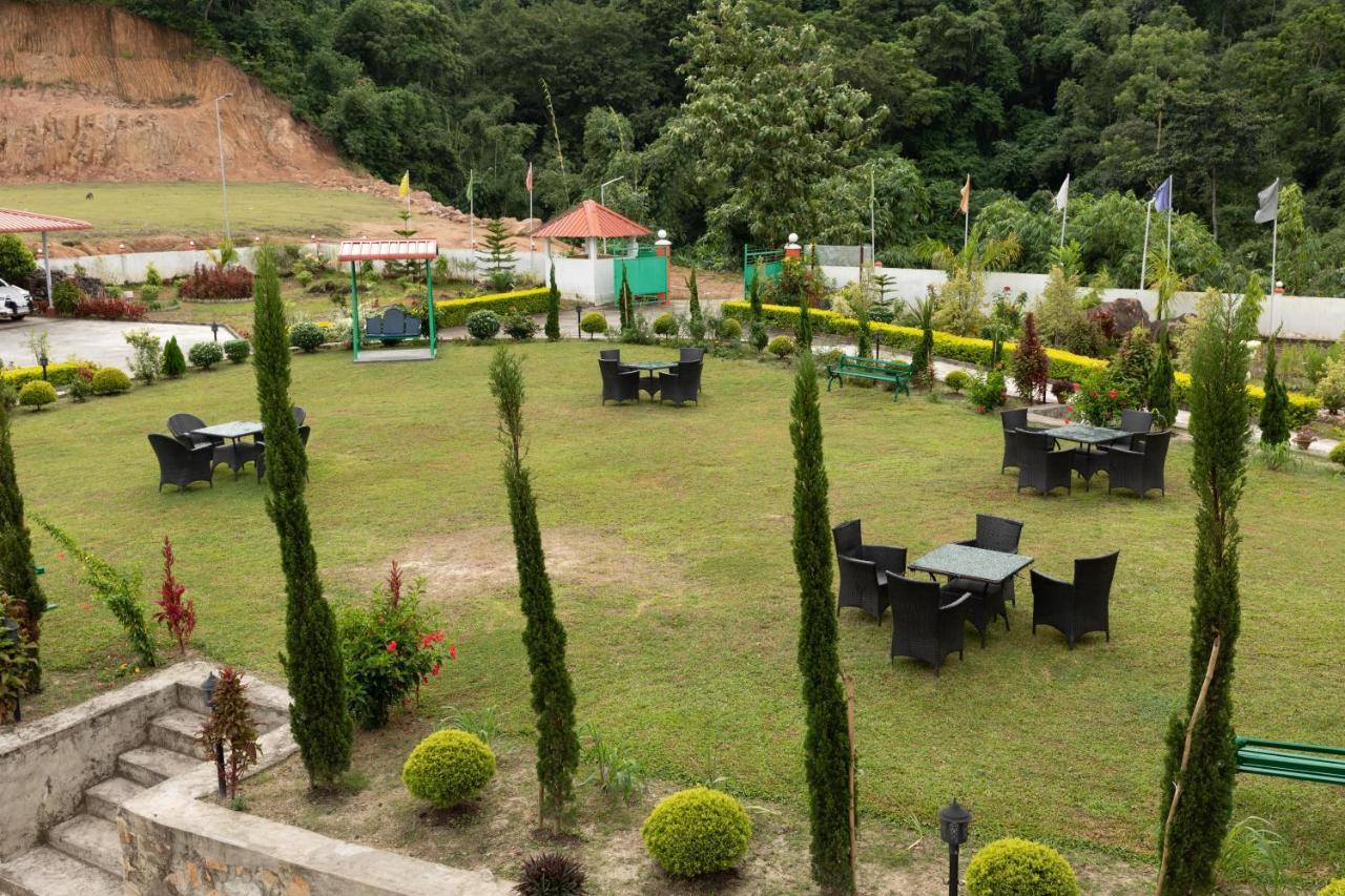 La Vue Resort Kāziranga Esterno foto
