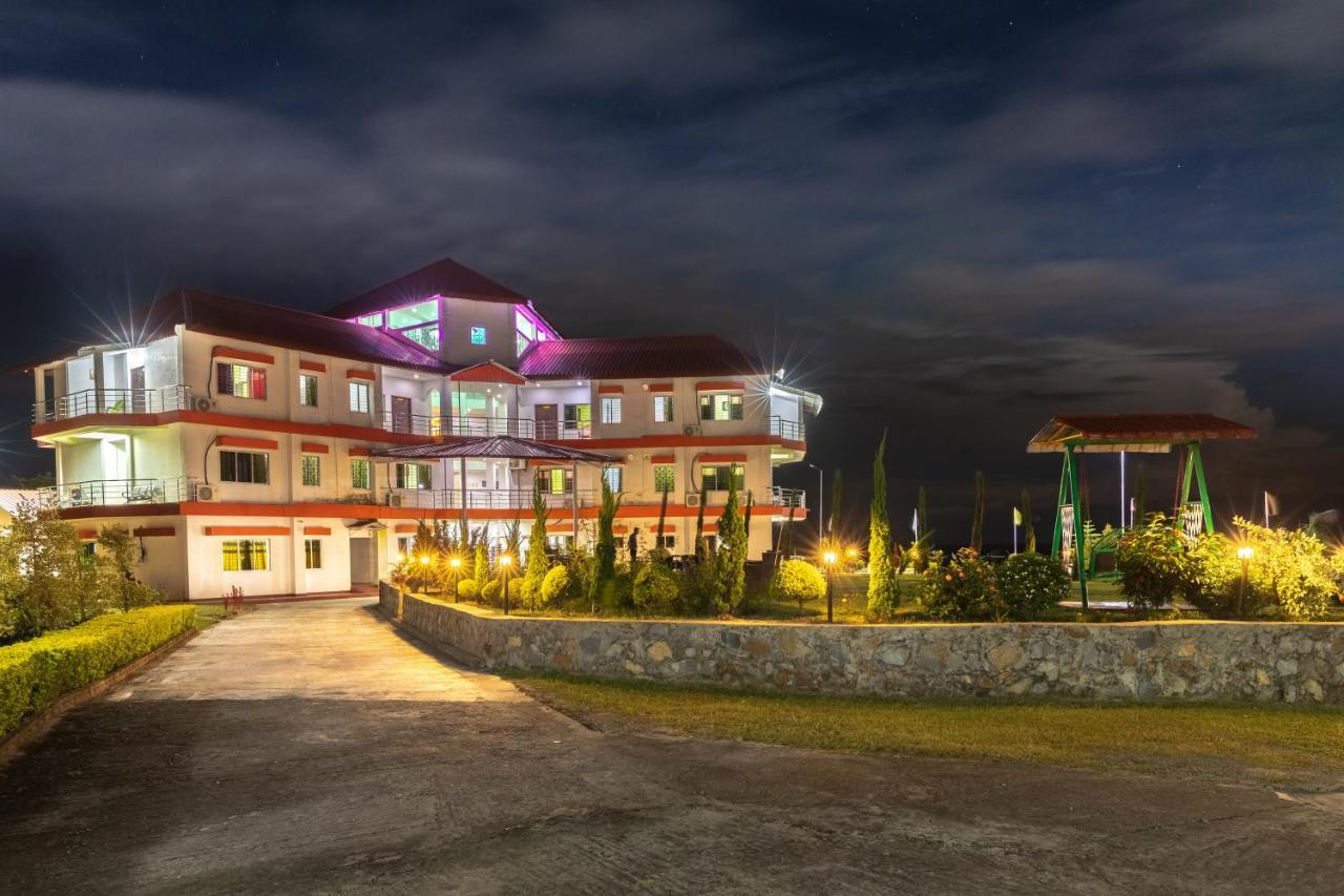 La Vue Resort Kāziranga Esterno foto