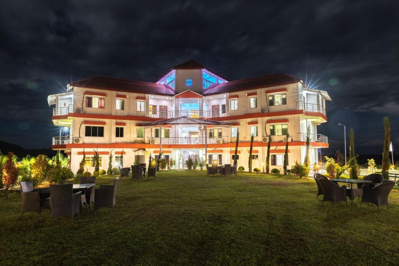 La Vue Resort Kāziranga Esterno foto